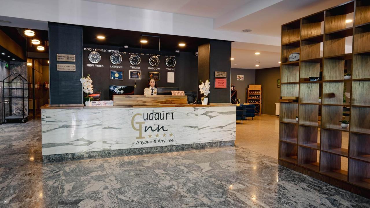 Gudauri Inn Exteriör bild Udairi Inn