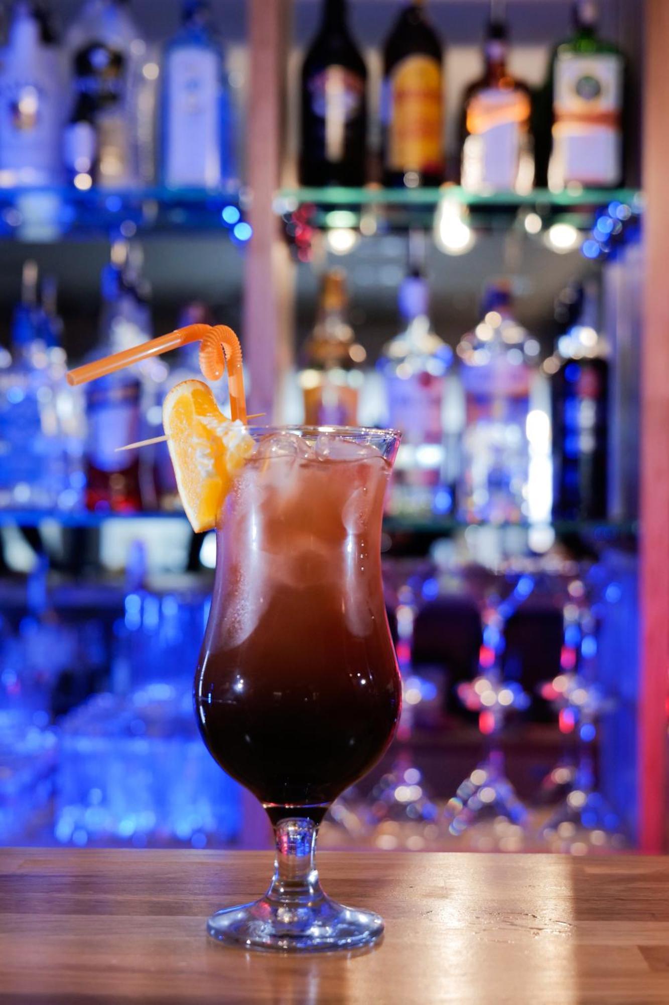 Gudauri Inn Exteriör bild A Zombie cocktail